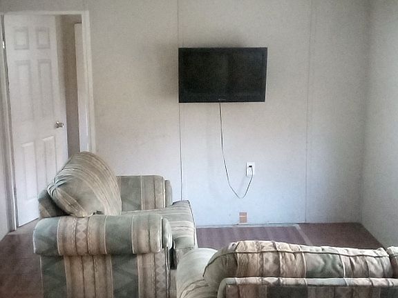 3rd image of 120 Pine Cir #1