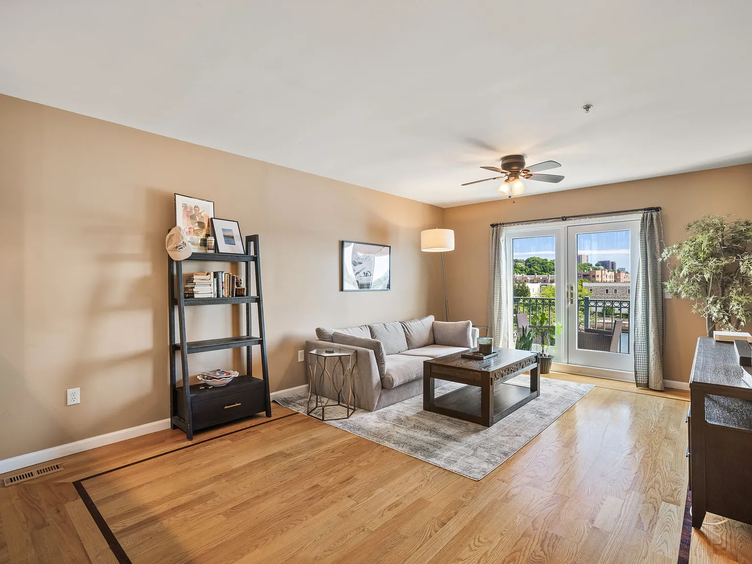 1 bed, $3,200 — Photo 4