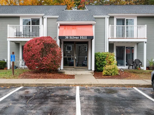 38 Silver Hill Ln APT 8, Natick, MA 01760
