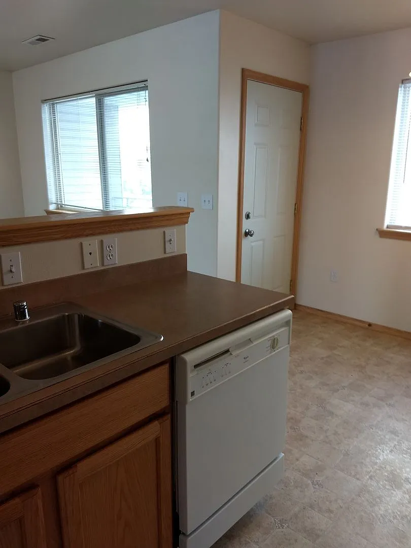 Riggs 905 — Photo 3