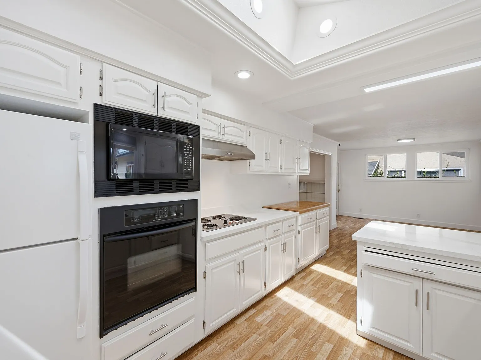 3 bed, 1513 sqft, $5,500 — Photo 2