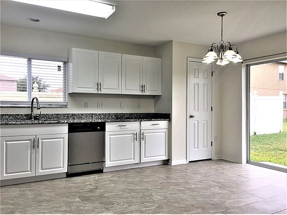 5th image of 9147 Lantern Oak Way