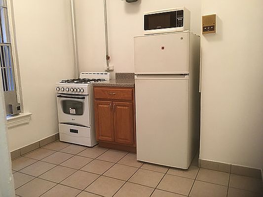 2nd image of 114 Nagle Ave #5E