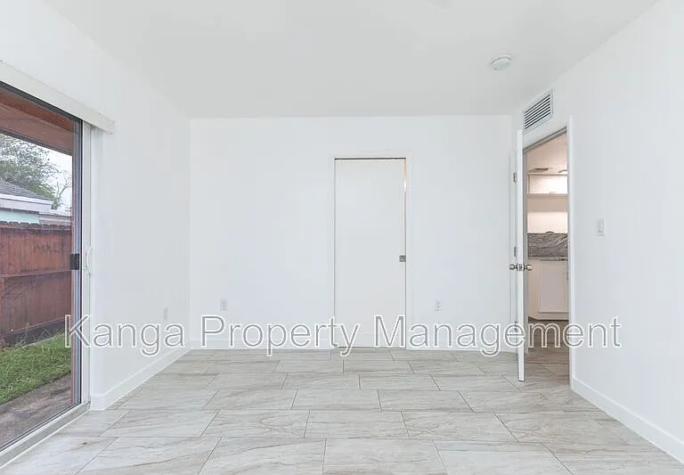 5918 Pierce St — Photo 23