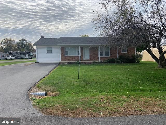 1st image of 120 Meadowlark Ln