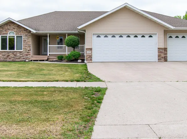 1172 Morningside Ct, Casselton, ND 58012