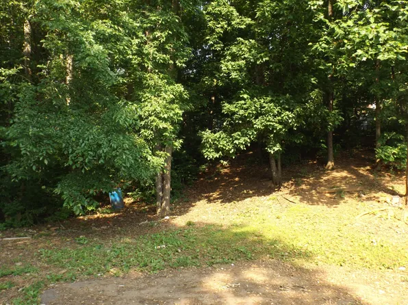2415 Old Chilhowee Rd, Seymour, TN 37865