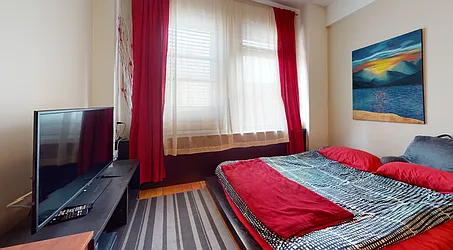 Rented by Bond New York