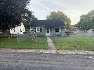 1021 S Lawn Dr, Mattoon, IL 61938