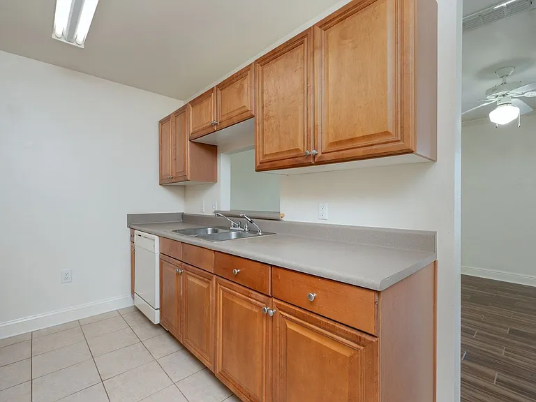 715 Majestic Dr — Photo 9