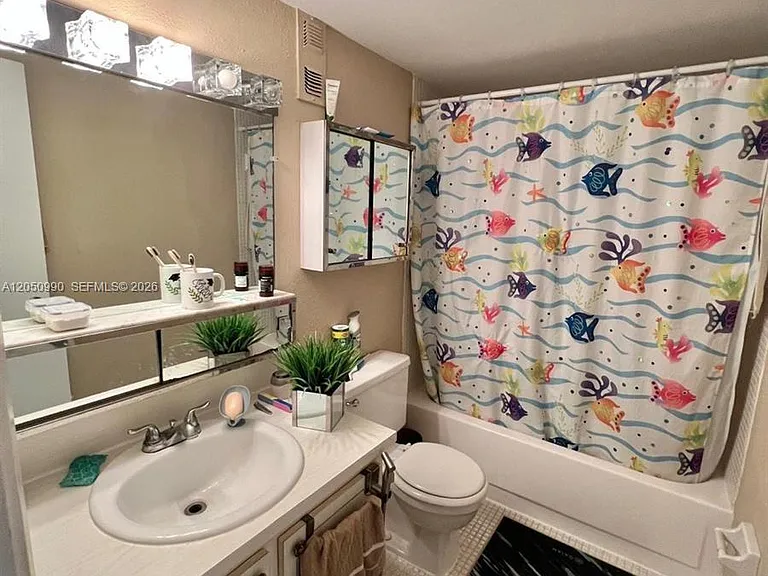 1700 NE 191st St #508 — Photo 7