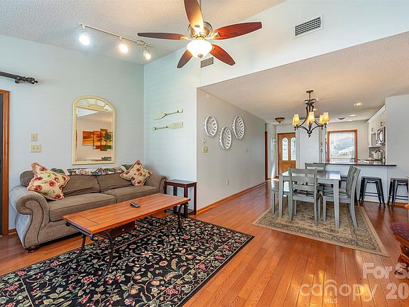 3rd image of 128 Quail Run Ct #1626