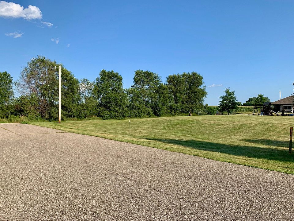 2nd image of 23925 9th St