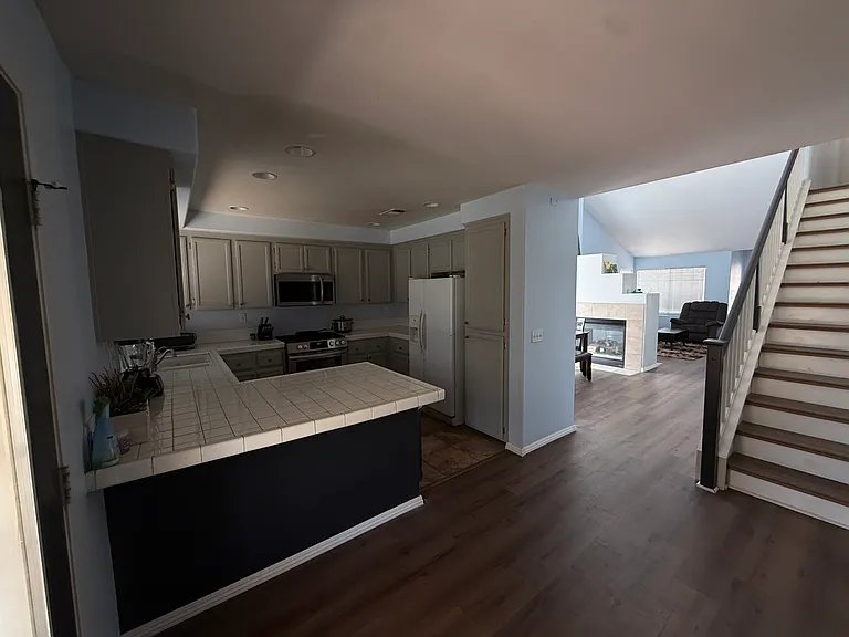 27211 Soprano St — Photo 9