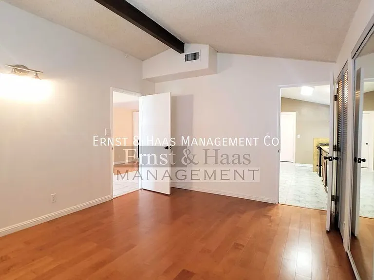 3310 E Curry St — Photo 17