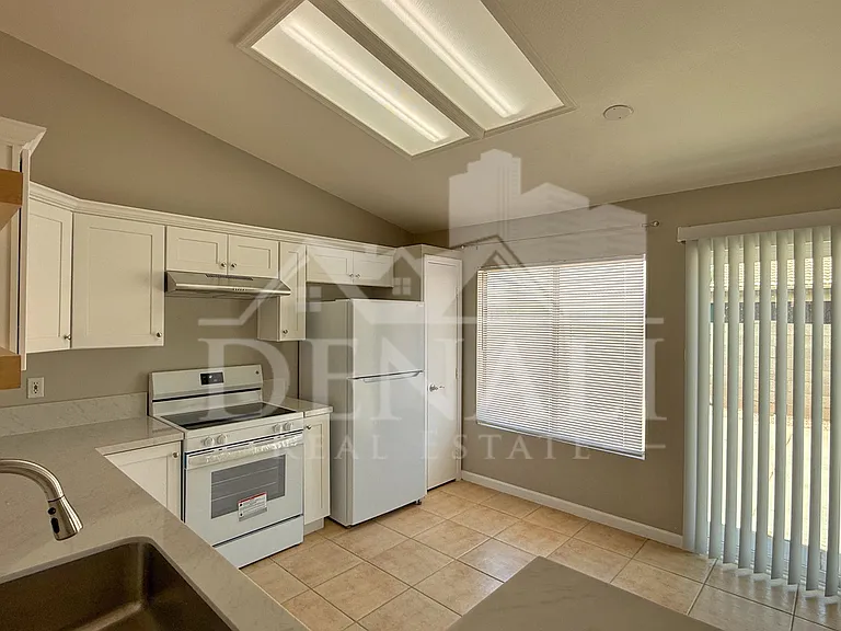 490 E Bart Dr — Photo 8