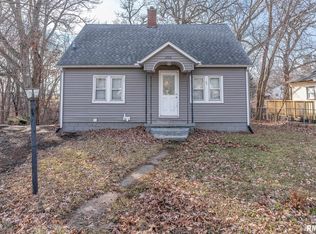 1206 3rd St, Silvis, IL 61282