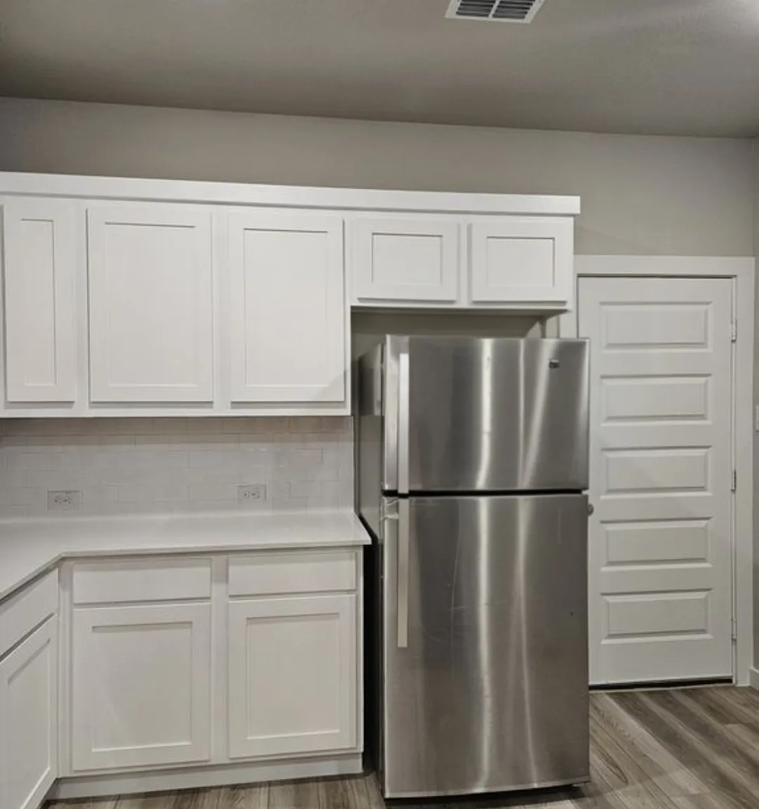 3 bed, 1935 sqft, $2,099 — Photo 4