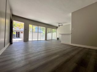 August, Los Angeles, CA 90008