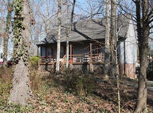 8266 Fieldshire Dr, Mechanicsville, VA 23111