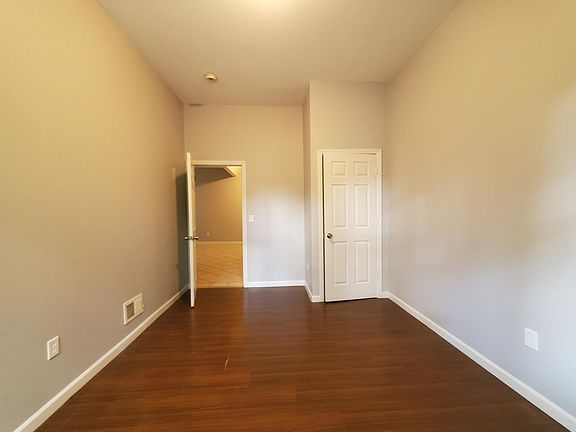 5th image of 16 Willoughby St #1A