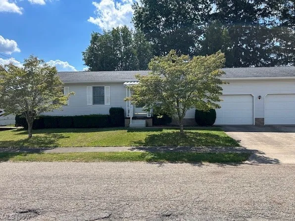 531 Edwards St, Louisville, OH 44641