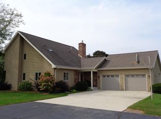 N8092 Brookdale Rd, Sheboygan, WI 53083