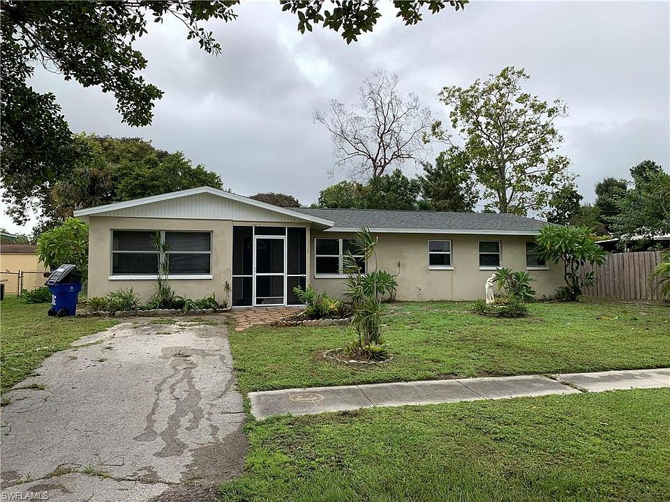 1st image of 978 Jasmine St