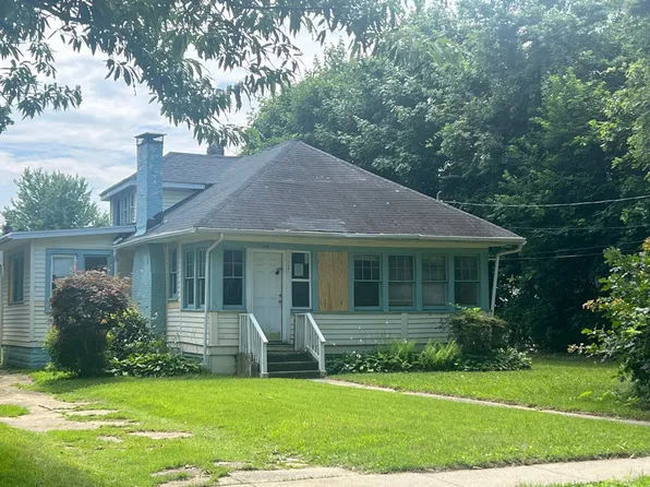 127 Wilson Pl, Freeport, NY 11520