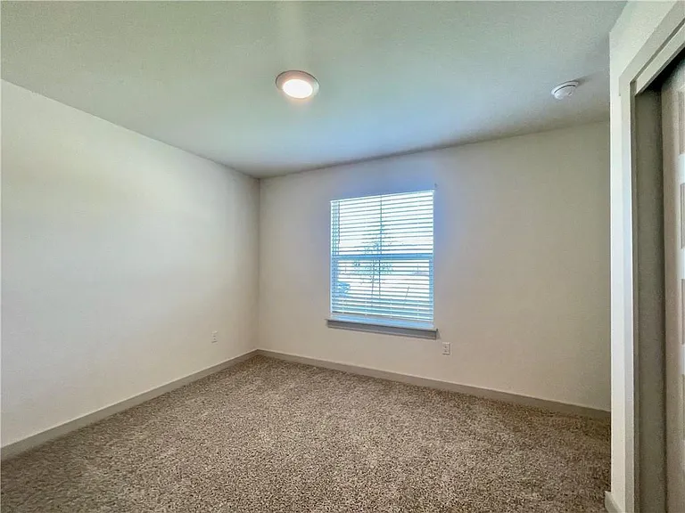 110 Krause Springs Dr — Photo 23