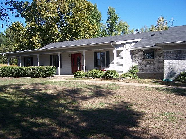 1st image of 697 Sycamore Dr