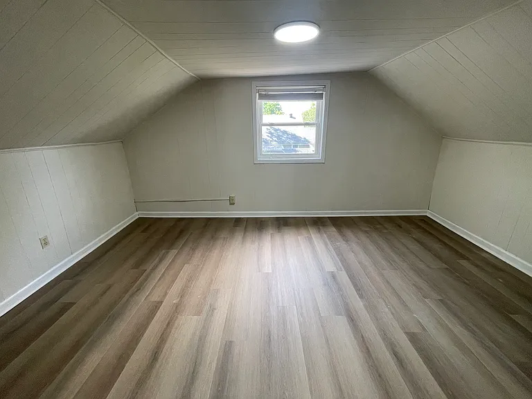 556 Victor Ave — Photo 23
