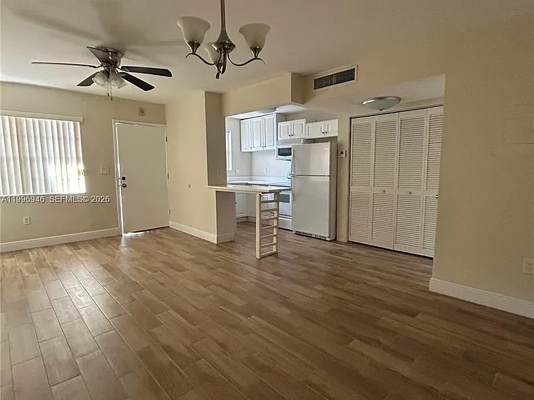 12500 NE 5th Ave #309 — Photo 14