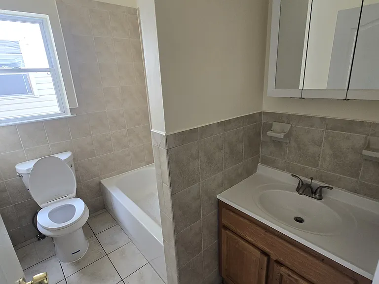 429 S 19th St #G2 — Photo 5