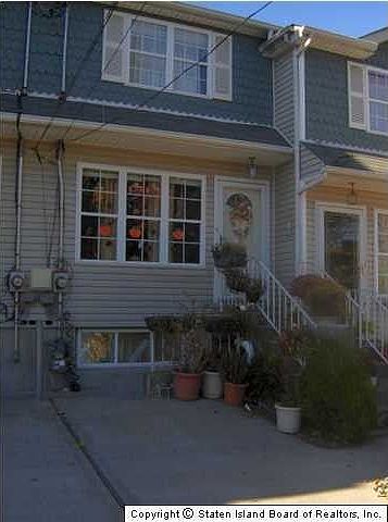 1st image of 320 Van Duzer St