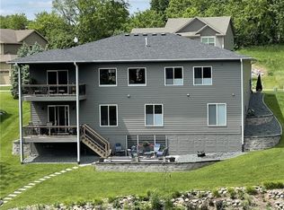 5632 Arbor Lake Dr, Pleasant Hill, IA 50327