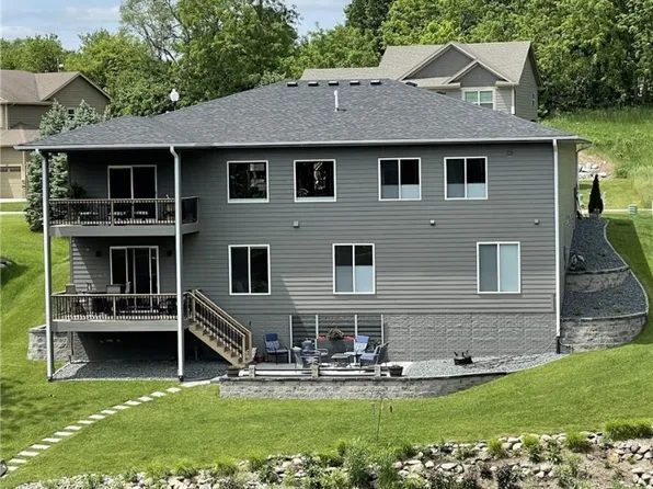 5632 Arbor Lake Dr, Pleasant Hill, IA 50327