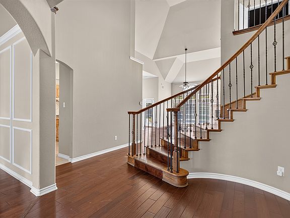 5th image of 813 Wren Ct