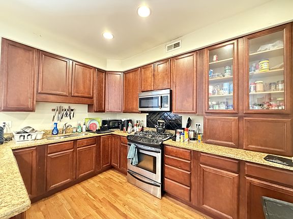 4th image of 1524 W Birchwood Ave APT 3
