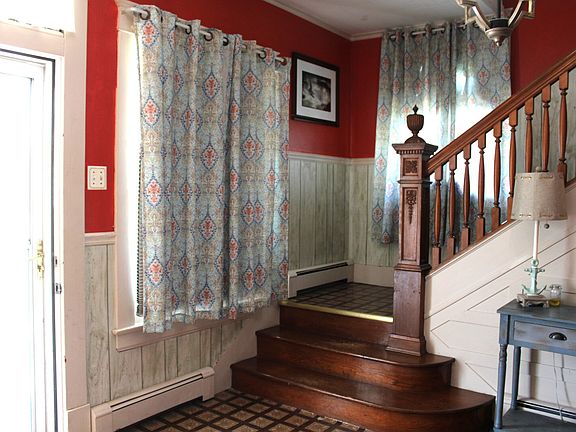 5th image of 230 N Cherry St