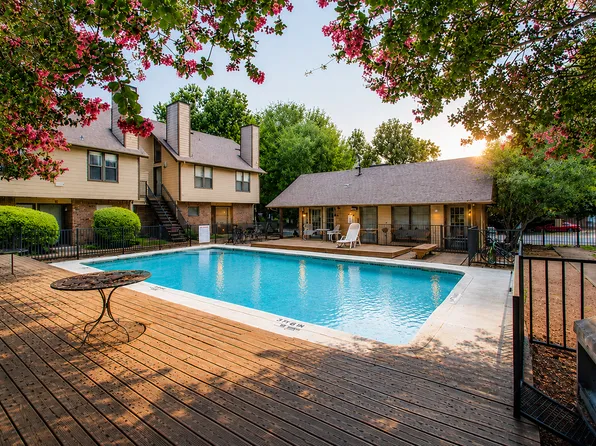 5608 Cougar Dr APT 214, Austin, TX 78745