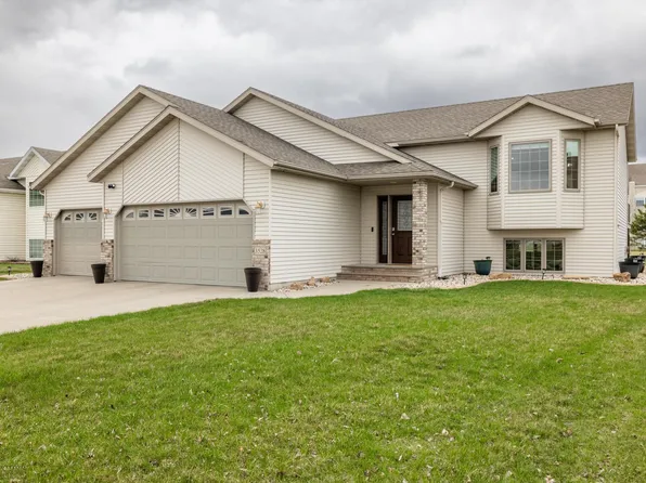 3528 Harrison St S, Fargo, ND 58104