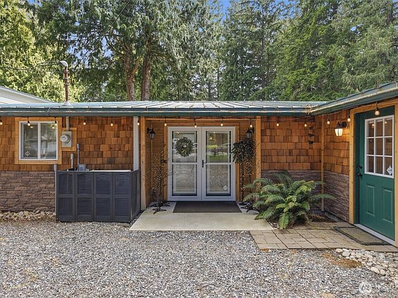 5th image of 2366 Yew Street Road