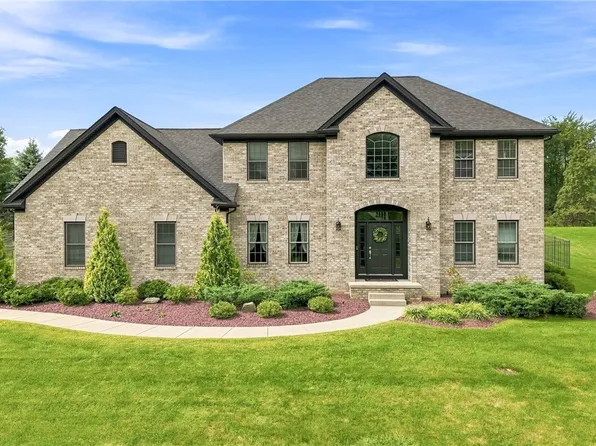 8518 Ivy Hill Dr, Youngstown, OH 44514