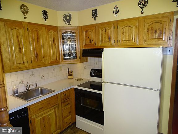 4th image of 47 Tanglewood Ln