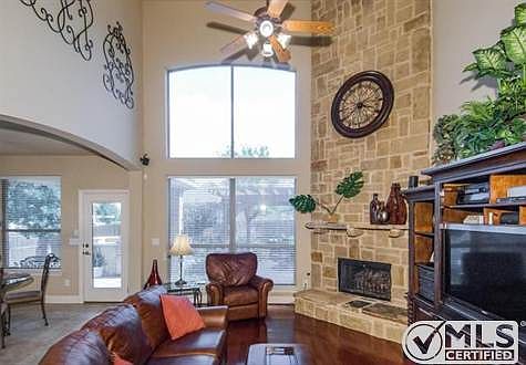 5th image of 2659 Cove Dr