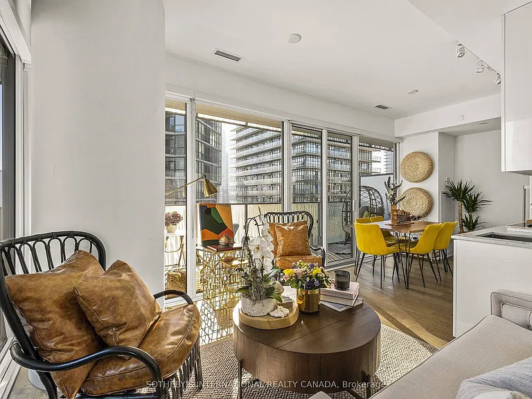 42 Charles St E #1702 — Photo 12