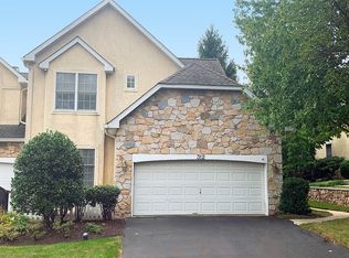 312 Saint Andrews Pl, Blue Bell, PA 19422