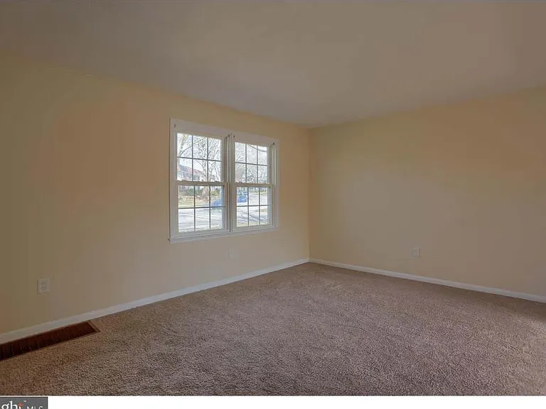 205 Sycamore Rd — Photo 7