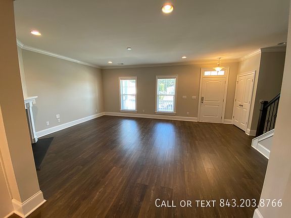 3rd image of 3464 Yarmouth Dr